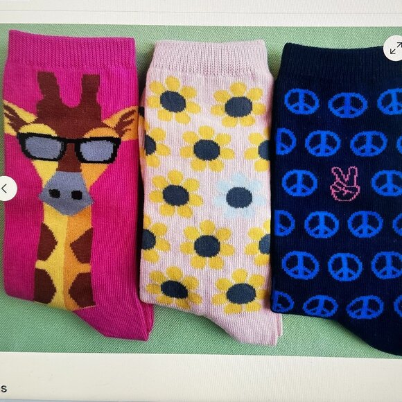 HOT SOX KIDS CHILL VIBES SOCKS 3-PAIR GIFT SET:NIB GIRAFFE,PEACE SIGNS,SUNFLOWER - Picture 4 of 6